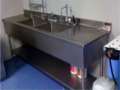 Double-bowl sink unit.png